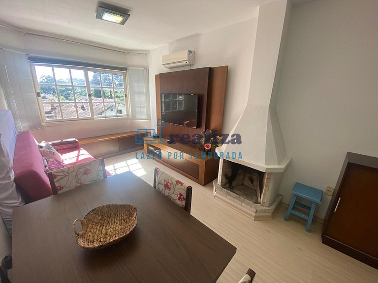 Apartamento a uma quadra da Praça Principal