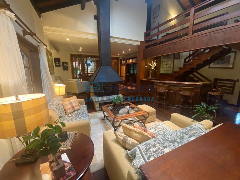 Casa para 8 pessoas em Gramado