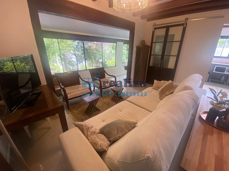 Linda casa com pátio amplo para 8 pessoas