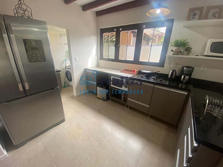 Linda casa com pátio amplo para 8 pessoas