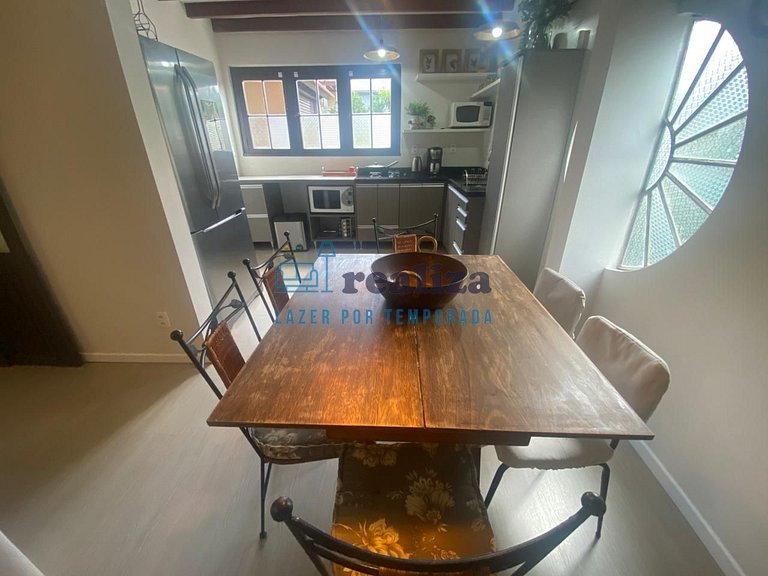 Linda casa com pátio amplo para 8 pessoas