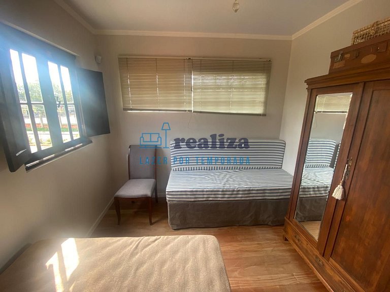 Linda casa com pátio amplo para 8 pessoas