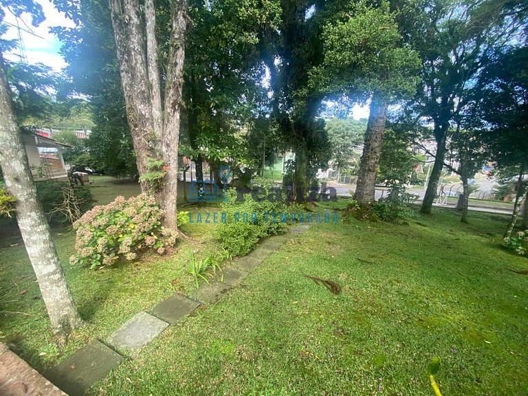 Linda casa com pátio amplo para 8 pessoas