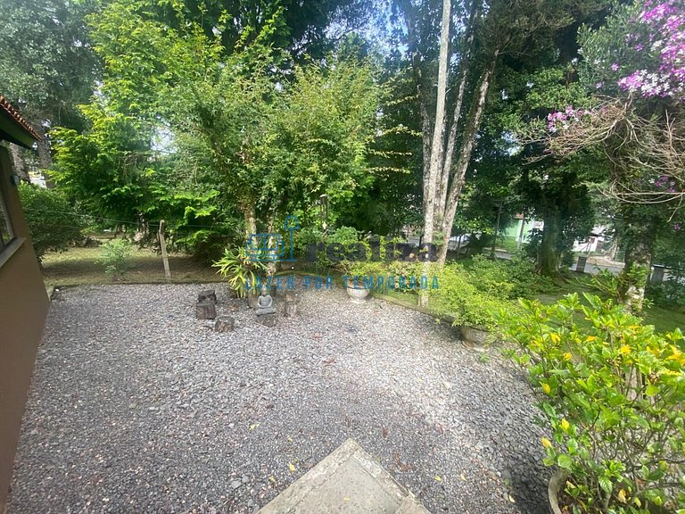 Linda casa com pátio amplo para 8 pessoas